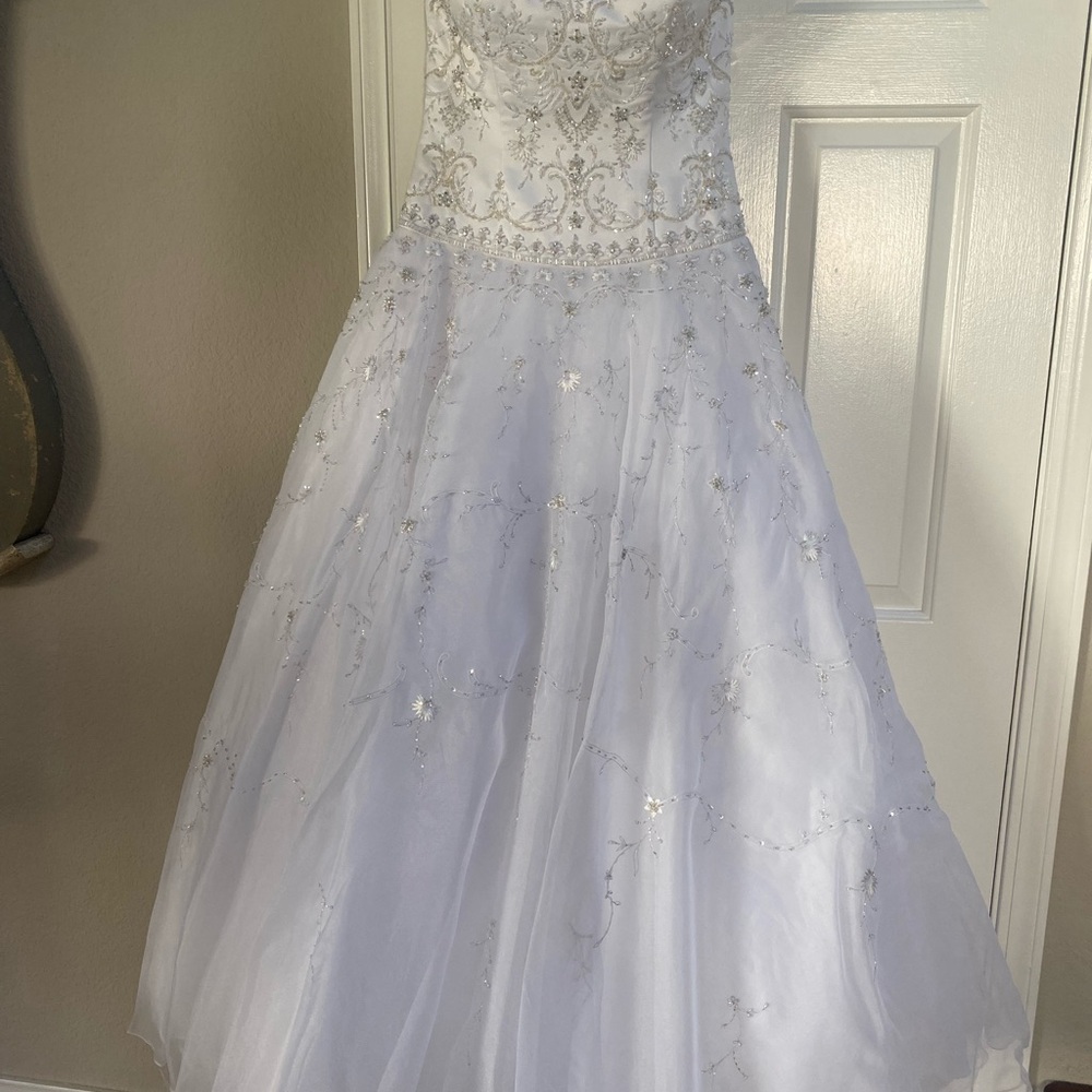 Oleg Cassini White Wedding Dress